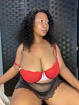 Snapshot of MayaPassion chatting on 8, 1, 2025 MayaPassion online show from 8, 1, 2025