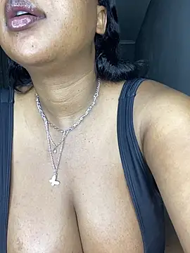 Snapshot of MayaPassion chatting on 1, 10, 2025 MayaPassion online show from 1, 10, 2025