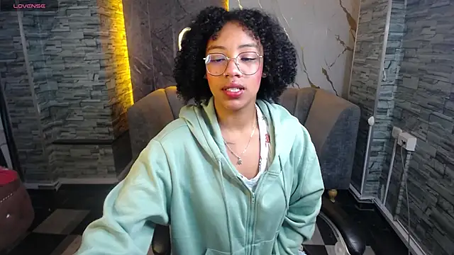 Violeth b online show from 9, 10, 2025