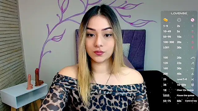 Snapshot of DahliaMoore chatting on 8, 12, 2024 DahliaMoore online show from 8, 12, 2024
