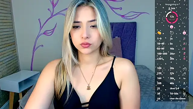 Snapshot of DahliaMoore chatting on 24, 12, 2024 DahliaMoore online show from 24, 12, 2024