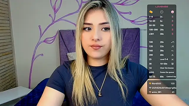 Snapshot of DahliaMoore chatting on 14, 1, 2025 DahliaMoore online show from 14, 1, 2025