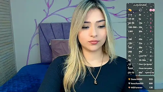 Snapshot of DahliaMoore chatting on 24, 1, 2025 DahliaMoore online show from 24, 1, 2025