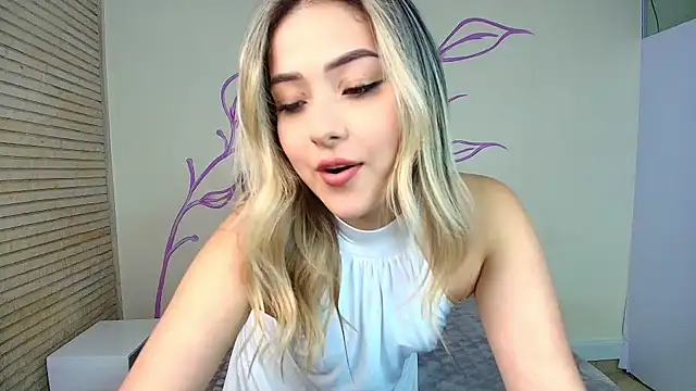 Snapshot of DahliaMoore chatting on 13, 2, 2025 DahliaMoore online show from 13, 2, 2025