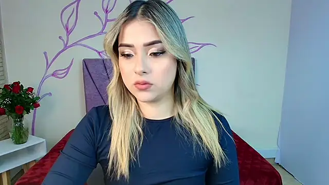 Snapshot of DahliaMoore chatting on 20, 2, 2025 DahliaMoore online show from 20, 2, 2025