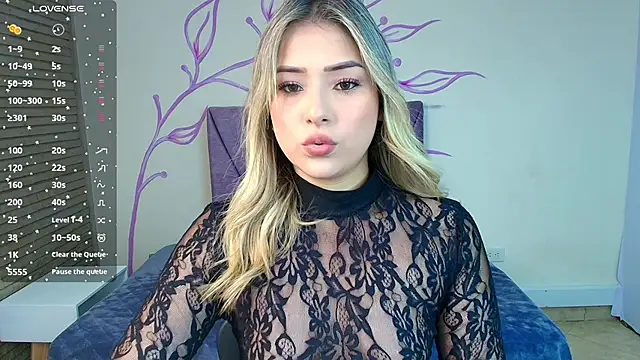 Snapshot of DahliaMoore chatting on 22, 2, 2025 DahliaMoore online show from 22, 2, 2025