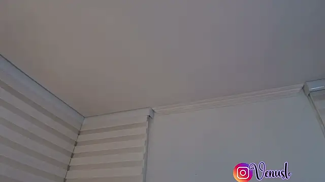 venusleroy  online show from 4, 12, 2025