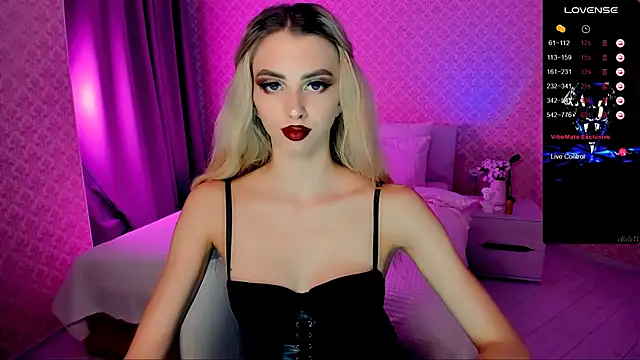 Snapshot of Emilia_Klar chatting on 24, 9, 2025 Emilia Klar online show from 24, 9, 2025