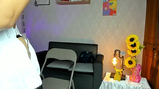 Snapshot of Alaia_Love77 chatting on 19, 4, 2026 Alaia Love77 online show from 19, 4, 2026