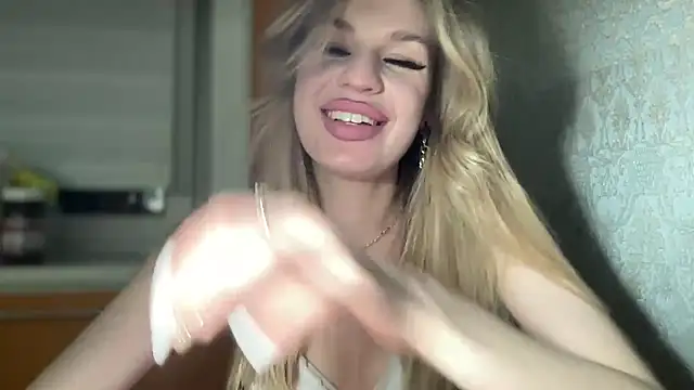Snapshot of Your_Jessy chatting on 4, 3, 2025 Your Jessy online show from 4, 3, 2025