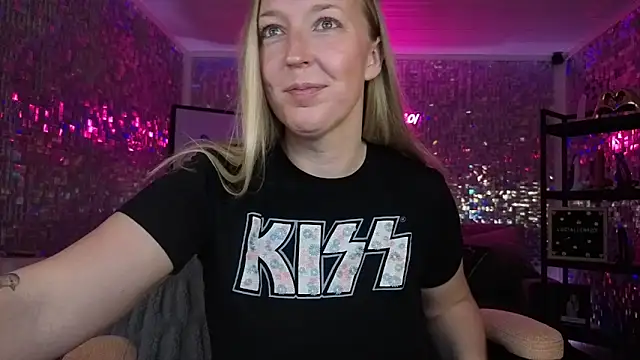 lucyallen4201 online show from 13, 1, 2026