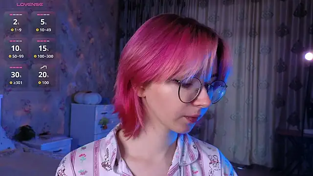 Snapshot of Nora_Failure chatting on 6, 10, 2025 Nora Failure online show from 6, 10, 2025