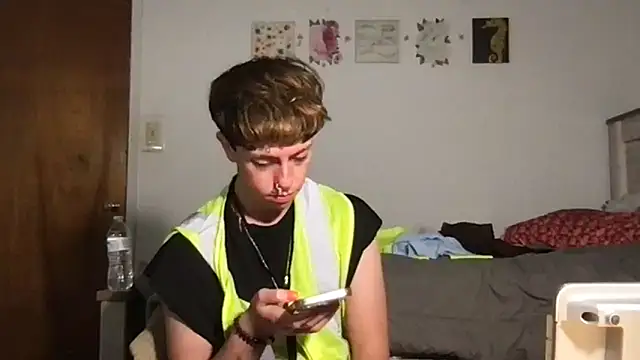 Snapshot of twentywithafelonyy chatting on 12, 10, 2025 twentywithafelonyy online show from 12, 10, 2025