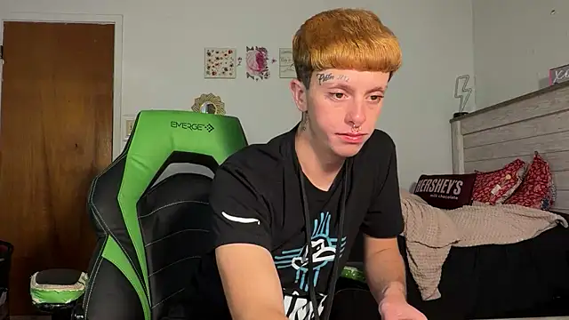 Snapshot of twentywithafelonyy chatting on 25, 11, 2025 twentywithafelonyy online show from 25, 11, 2025