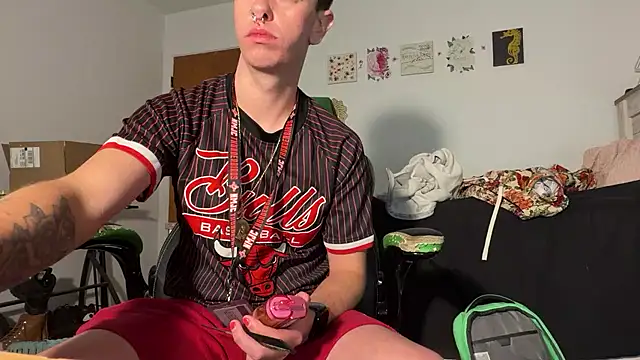 Snapshot of twentywithafelonyy chatting on 4, 12, 2025 twentywithafelonyy online show from 4, 12, 2025