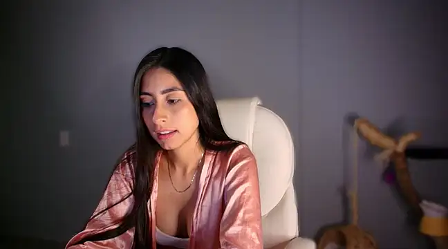 auroracaruso11 online show from 10, 2, 2025