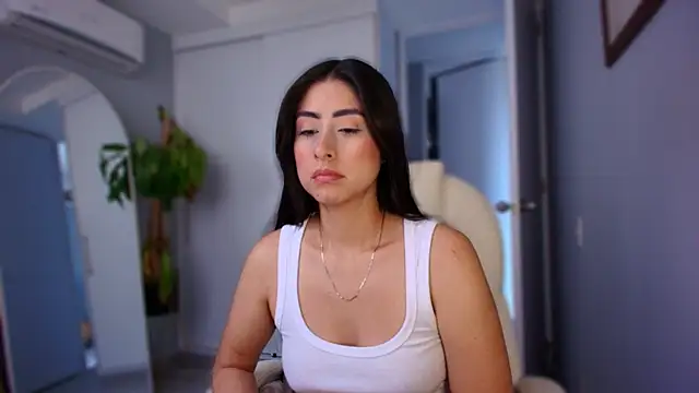 auroracaruso11 online show from 4, 10, 2025