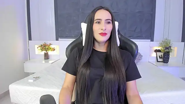 SaraGomez1 online show from 15, 10, 2025