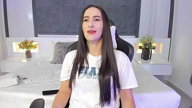 SaraGomez1 online show from 1, 11, 2025