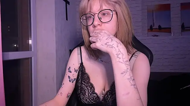 moundliicht1 online show from 28, 2, 2025