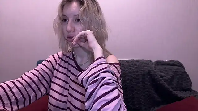 moundliicht1 online show from 7, 10, 2025