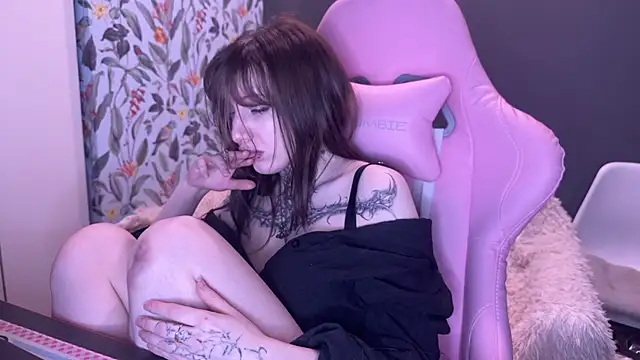 Snapshot of moundliicht1 chatting on 4, 5, 2026 moundliicht1 online show from 4, 5, 2026