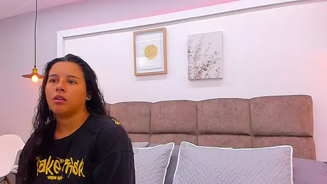 Dilan y Mia online show from 13, 3, 2025