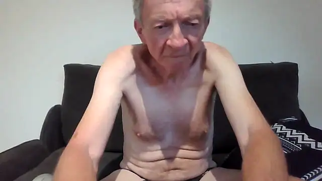 Snapshot of naturiste974 chatting on 21, 2, 2025 naturiste974 online show from 21, 2, 2025