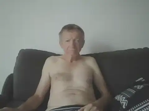 Snapshot of naturiste974 chatting on 7, 3, 2025 naturiste974 online show from 7, 3, 2025