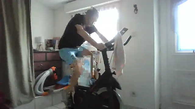 Snapshot of naturiste974 chatting on 19, 11, 2025 naturiste974 online show from 19, 11, 2025