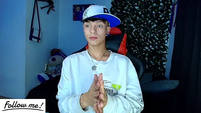 twink sebas  online show from 31, 1, 2025