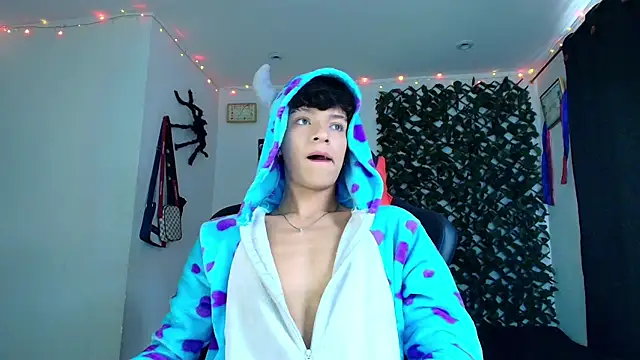 twink sebas  online show from 3, 2, 2025