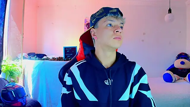 twink sebas  online show from 18, 11, 2025