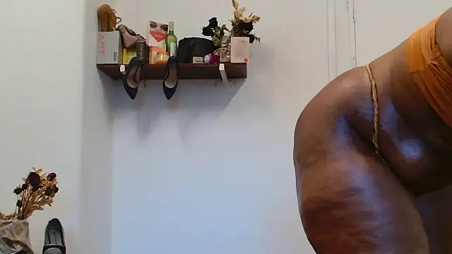 xTALLSEXYBUMx online show from 10, 10, 2025