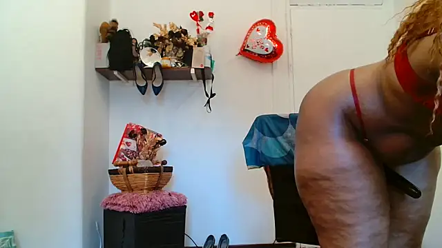 Snapshot of xTALLSEXYBUMx chatting on 10, 5, 2026 xTALLSEXYBUMx online show from 10, 5, 2026