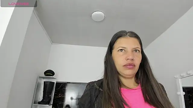 Kathia Armstrong online show from 27, 1, 2025