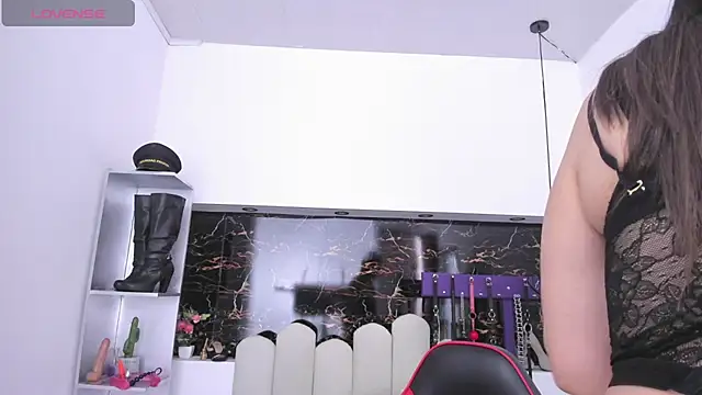 Kathia Armstrong online show from 29, 1, 2025