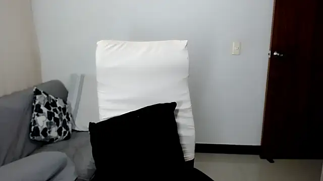Laura-pervert online show from 27, 6, 2026