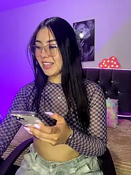 emily 22x online show from 9, 10, 2025