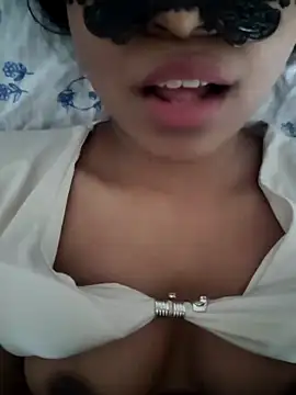 Bella Luna18 online show from 8, 2, 2025