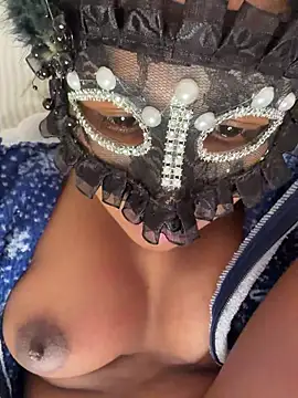 Bella Luna18 online show from 24, 11, 2025