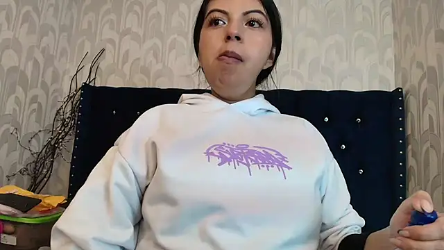 CarolineBrunx online show from 7, 3, 2026