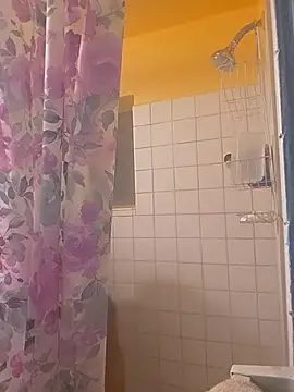 Snapshot of Jovende28 chatting on 2, 11, 2025 Jovende28 online show from 2, 11, 2025