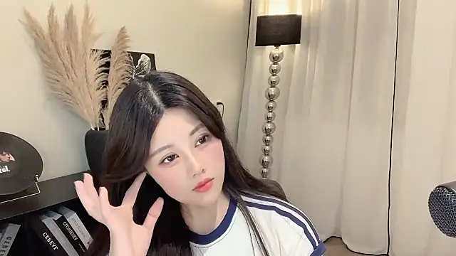 Strawberrybabyy1 online show from 13, 3, 2025