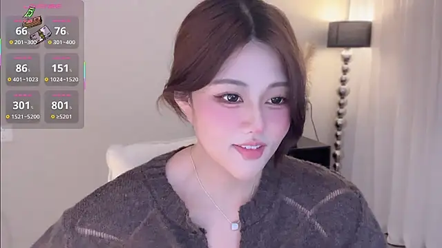 Strawberrybabyy1 online show from 17, 10, 2025