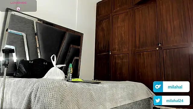 MilaHal  online show from 9, 1, 2026