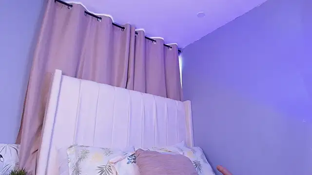 Snapshot of Shenoa1 chatting on 6, 11, 2025 Shenoa1 online show from 6, 11, 2025