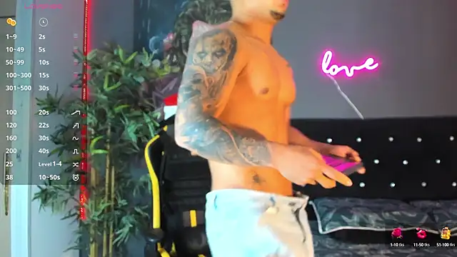 Snapshot of jordan_mayers02 chatting on 10, 12, 2024 jordan mayers02 online show from 10, 12, 2024