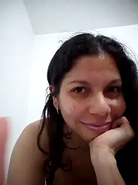 Carliina Soussa online show from 2, 2, 2025