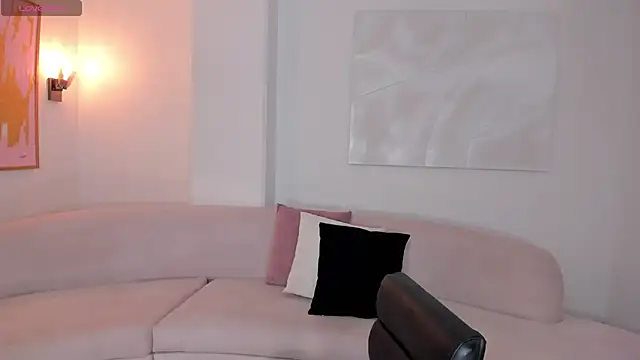 SavannahStorm online show from 19, 10, 2025